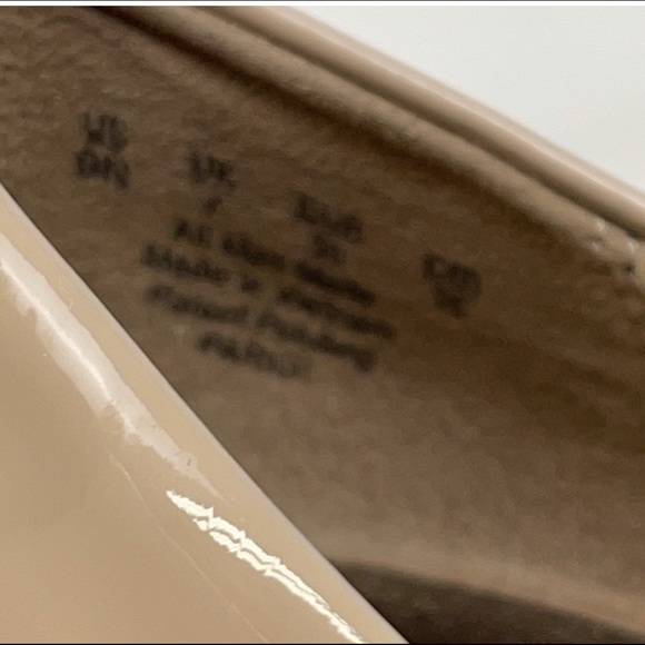 Life Stride Soft System Round Toe Pumps - Picture 5 of 6